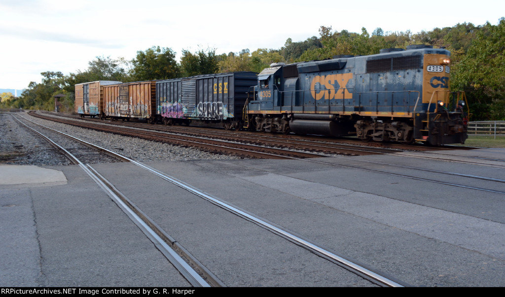 CSX local L206 at Washington Street.  Tracks left to right: NS (Southern) Old Main Line, CSX #2, CSX #1, switching lead.